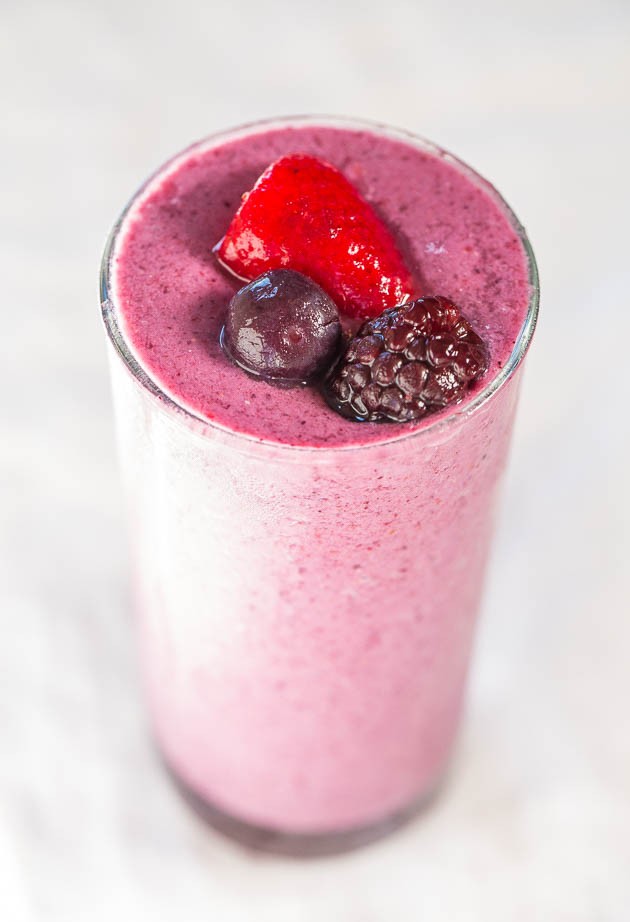 Fruit and Yogurt Smoothie - Just 3 ingredients and no added sugar in this sweet and creamy smoothie! Love it when healthy tastes so good!!