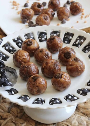 No Bake Toffee & Chocolate Chip Cookie Dough Balls