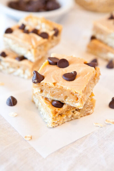 Marshmallow Caramel Oreo Cookie S'Mores Bars - Averie Cooks