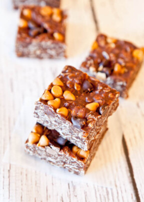 No-Bake Chocolate Peanut Butter Oat Squares - Averie Cooks