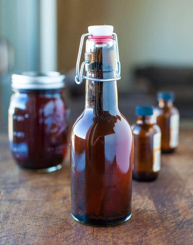 Homemade Vanilla Extract Recipe - The Live-In Kitchen