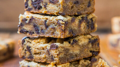 Peanut Butter Chocolate Chip Bars (7 Ingredients!) - Averie Cooks