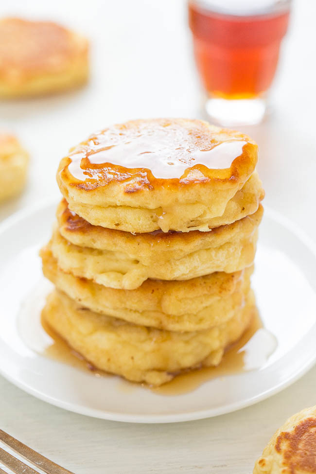 Panquecas de leitelho espesso e fofo - A sua busca por panquecas PERFEITAS acabou!! Panquecas FÁCIL, macias, fofas, leves, e as panquecas mais espessas que já fiz graças a um TRICK especial!!'ve ever made thanks to a special TRICK!! 