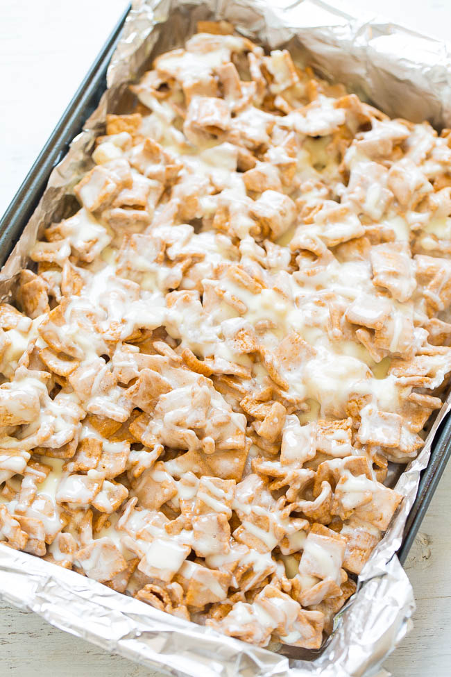 No-Bake White Chocolate Cinnamon Toast Crunch Bars - EASY, no-bake bars that are soft, chewy, supremely GOOEY, spiked with extra marshmallows, and white chocolate!! An IRRESISTIBLE hit with everyone!!