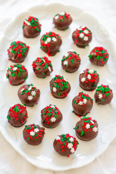 No-Bake Chocolate Peanut Butter Balls Recipe - Averie Cooks