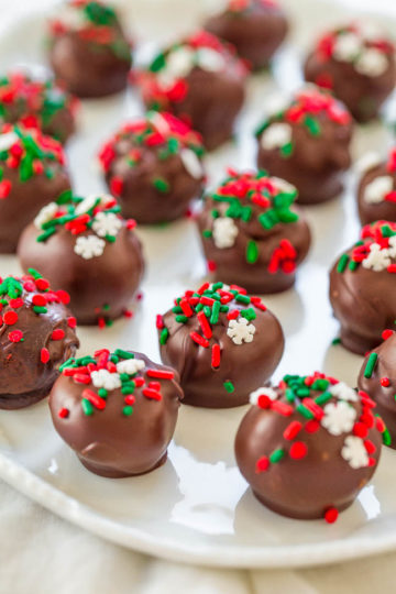 No-Bake Chocolate Peanut Butter Balls Recipe - Averie Cooks