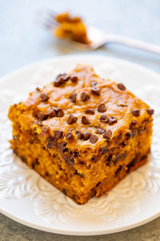 One-Bowl Pumpkin Chocolate Chip Cake - Averie Cooks