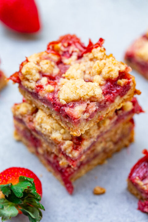 Easy Strawberry Bars with Crumble Topping - Averie Cooks