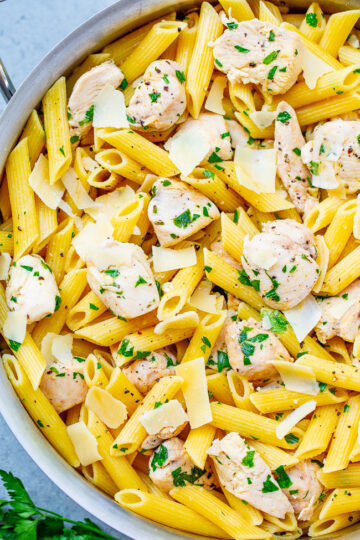 Lemon Butter Garlic Chicken Pasta - Averie Cooks