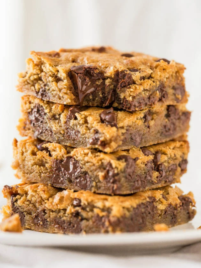 Peanut Butter Chocolate Chip Bars - Averie Cooks