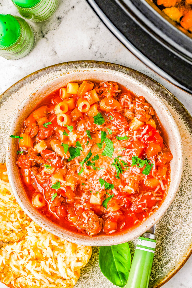 Slow Cooker Pasta e Fagioli Soup - Averie Cooks