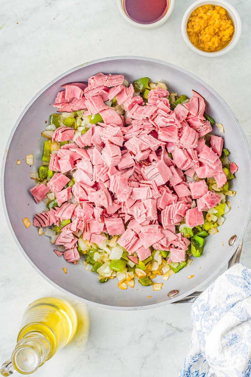 Pull-Apart Roast Beef Sliders On Hawaiian Rolls - Averie Cooks