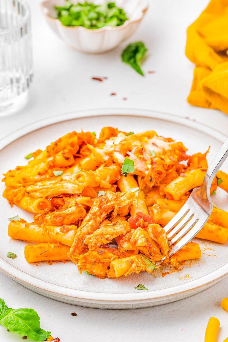 8-Ingredient Baked Ziti with Chicken - Averie Cooks