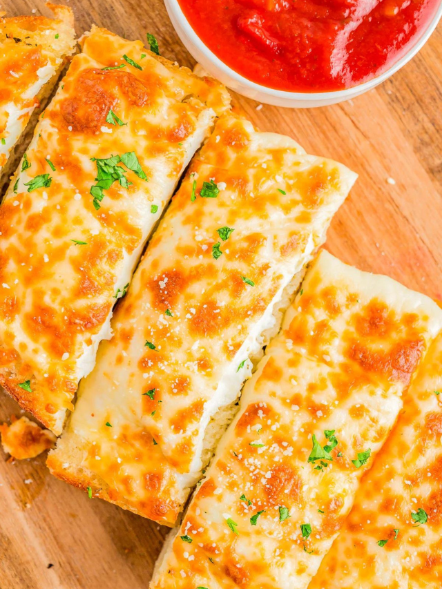 Cheesy Garlic Bread - Averie Cooks